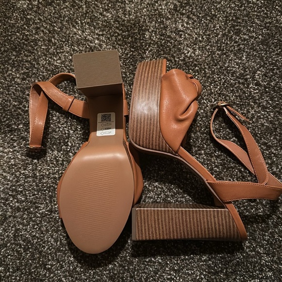 ASOS Platform High Heeled Sandals - Picture 4 of 4